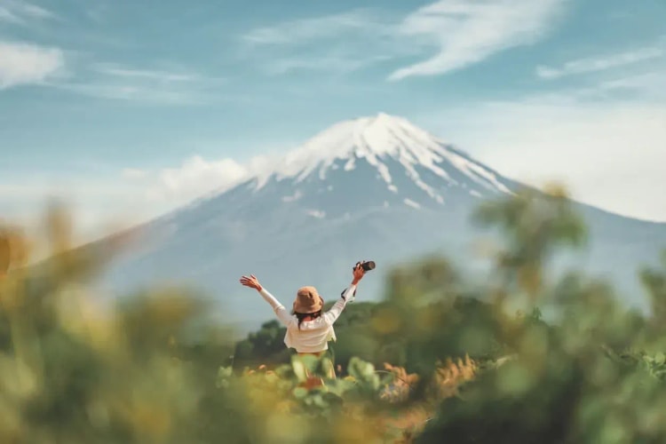 Expatrié au pied du mont Fuji recherchant une assurance emprunteur adaptée à l’international